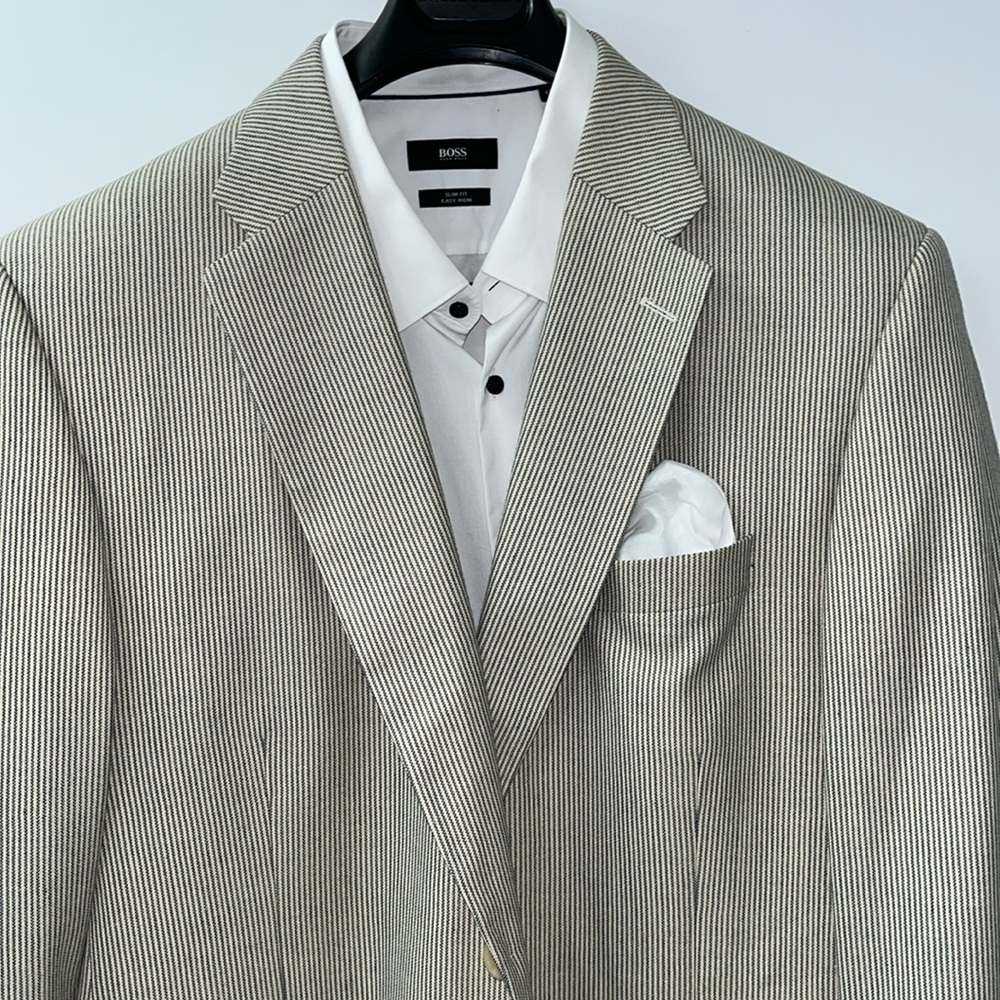 Nautica Sports Jacket Size 46T in EUC. Beige and Blue. 55% Viscose 45% Wool